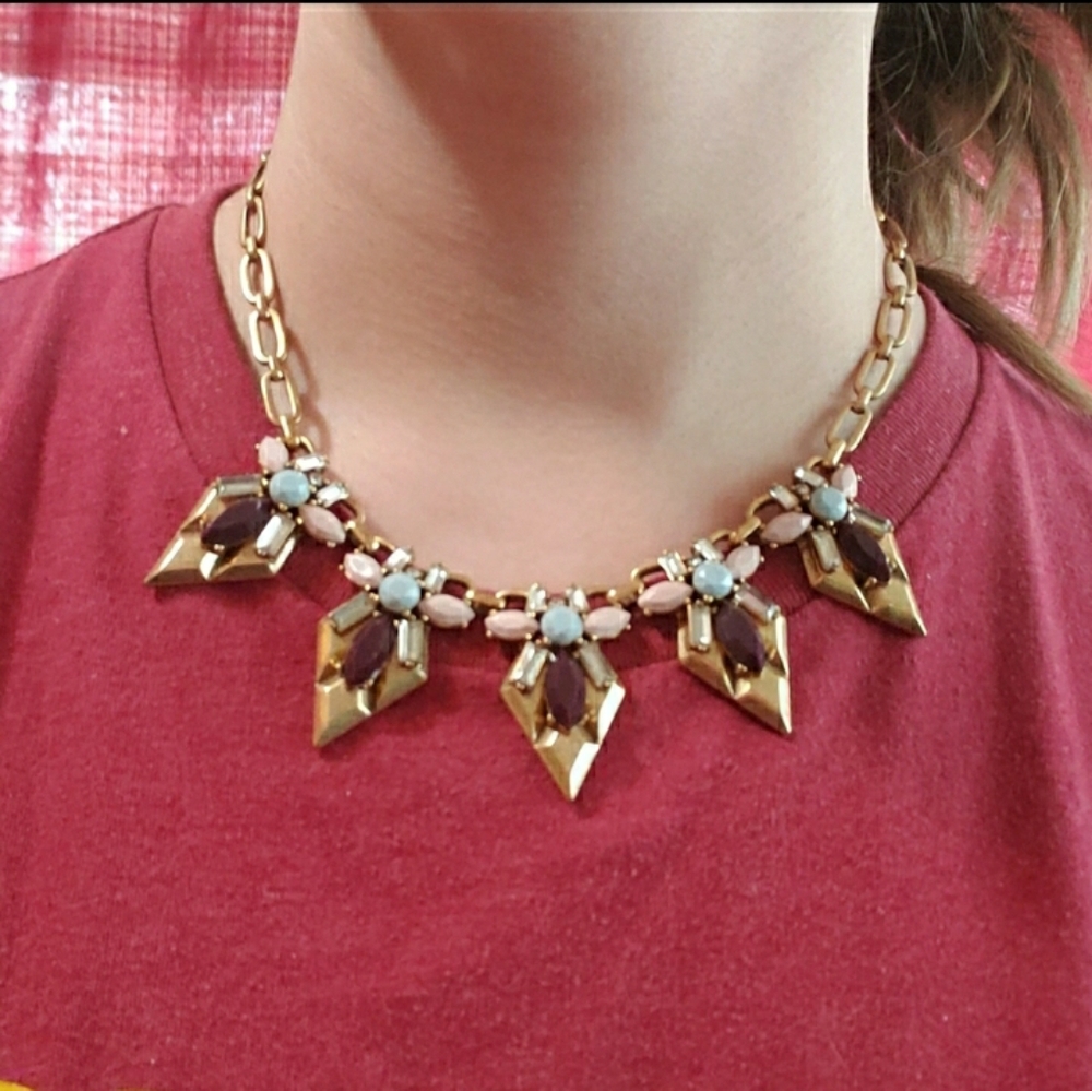🌺 J Crew statement necklace